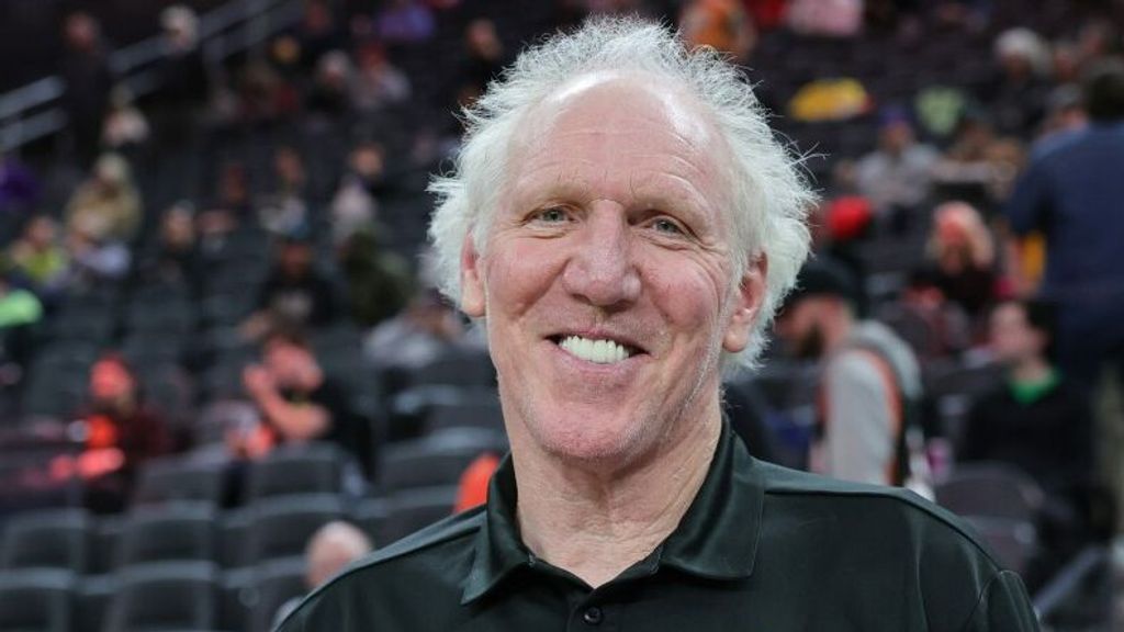 Muere de cáncer Bill Walton, leyenda de la NBA, a los 71 años