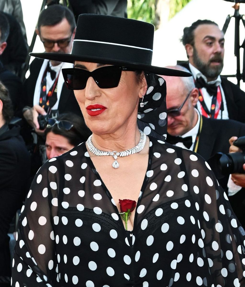 tocado Rossy de Palma