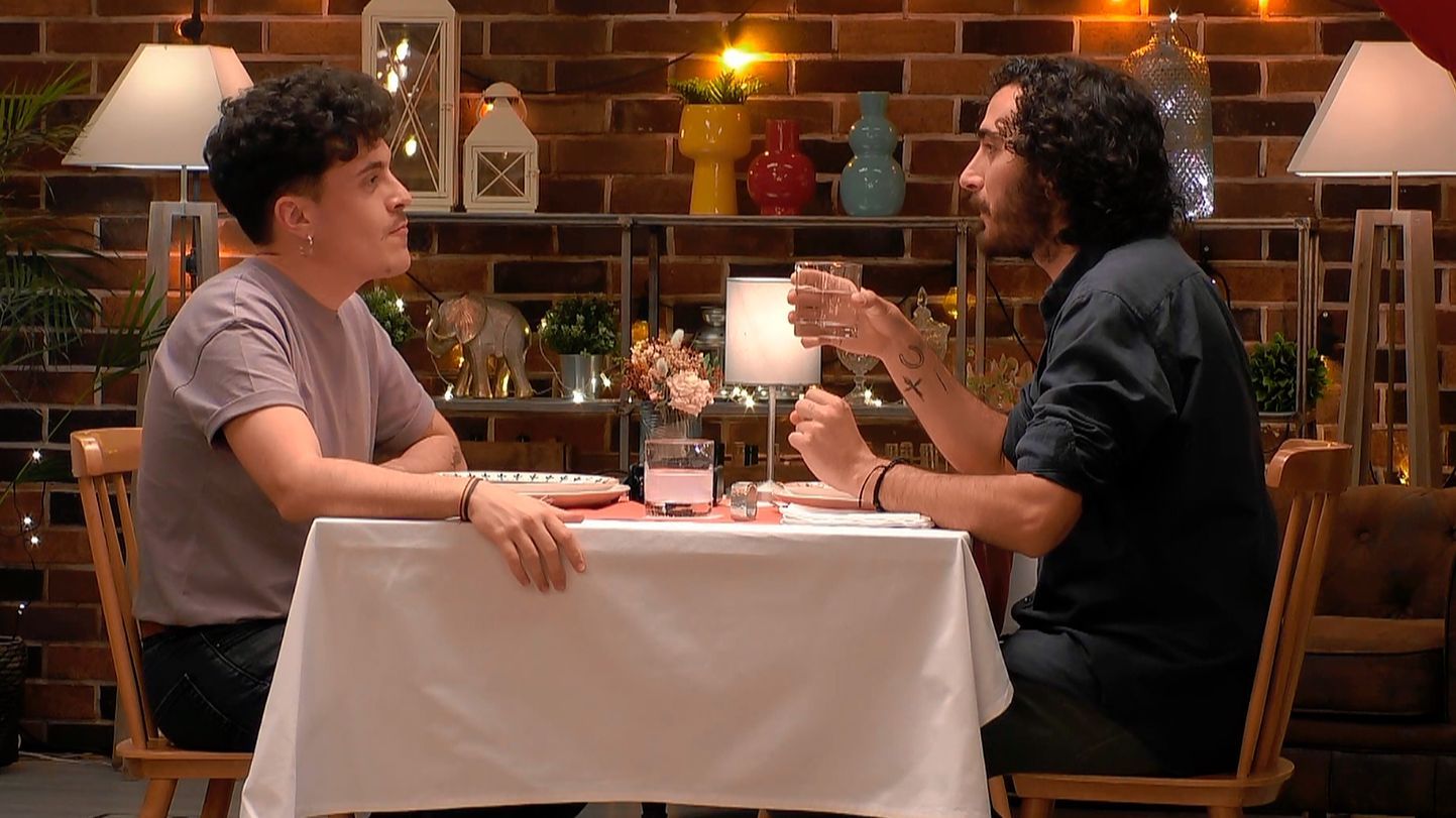 Guille y Kiko durante su cita en 'First Dates'