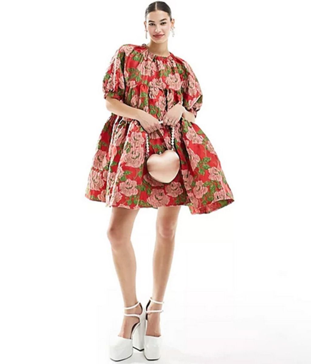 Screenshot 2024 05 28 at 06 21 32 Vestido corto rojo con estampado floral de jacquard Showcase de sister jane ASOS