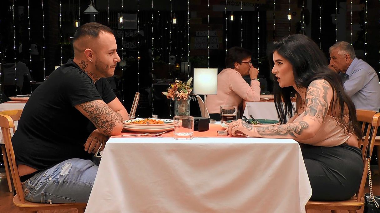 Raquel y Rómulo durante su cita en 'First Dates'