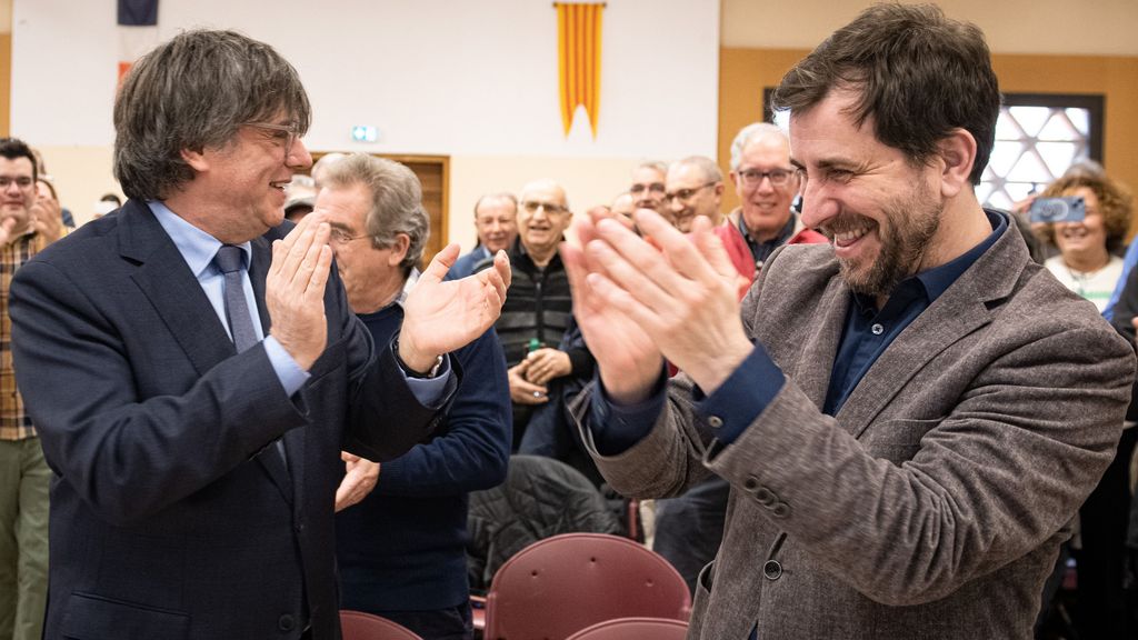Carles Puigdemont (i) y Toni Comín (d) en un acto electoral