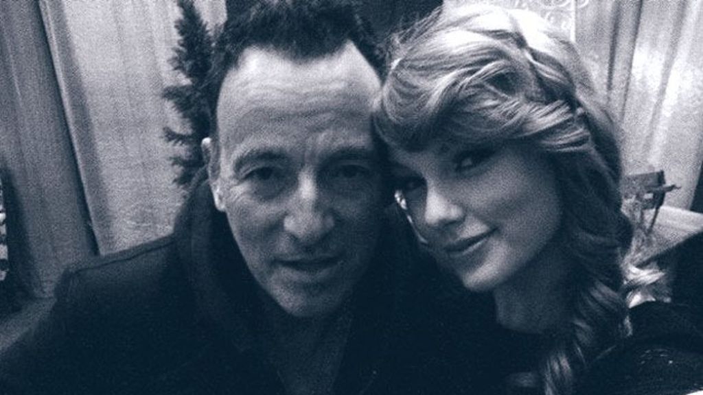 Cuando Bruce Springsteen fue al camerino de Taylor Swift para tocarle su canción favorita