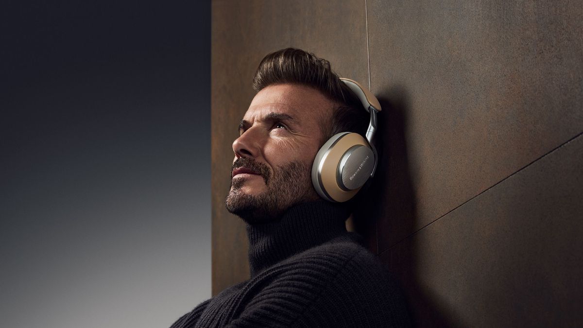 David Beckham, oído a la música.