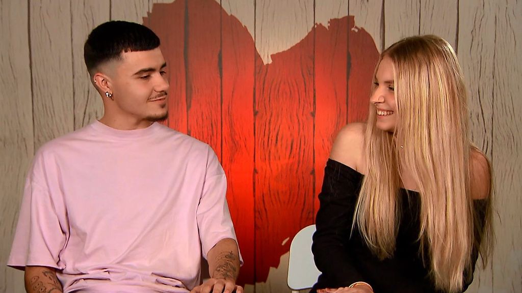 Laura y Cristian durante su cita en 'First Dates'