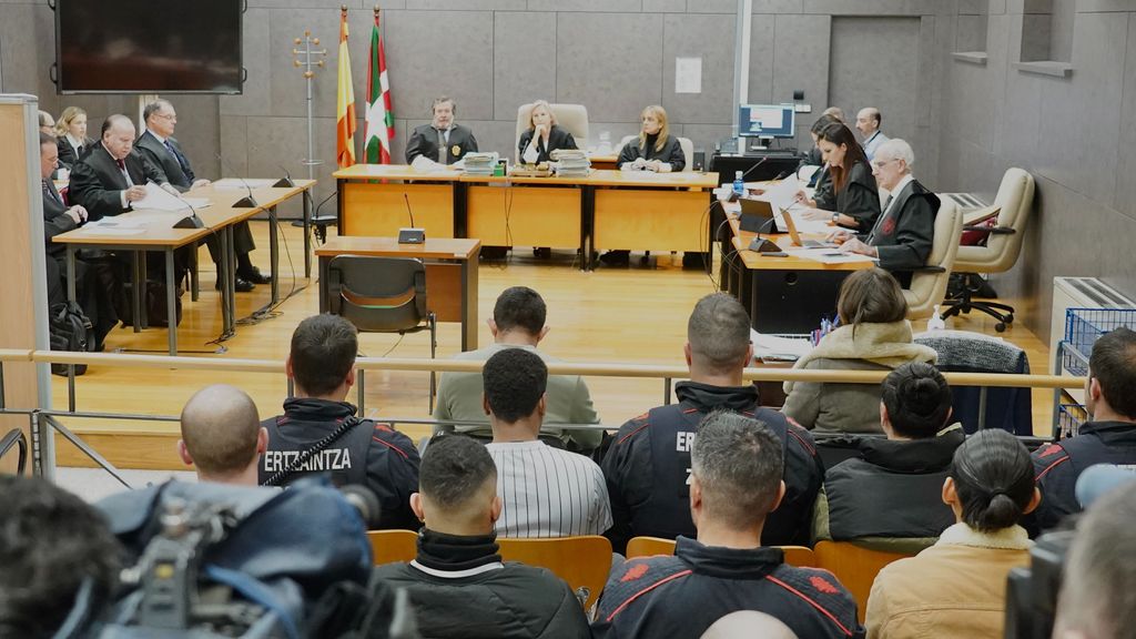 Los acusados de dar una paliza a un joven en Amorebieta durante juicio