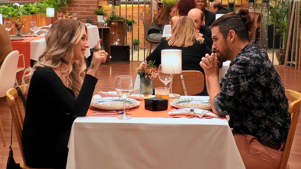 Rocío y Sergio durante su cita en 'First Dates'