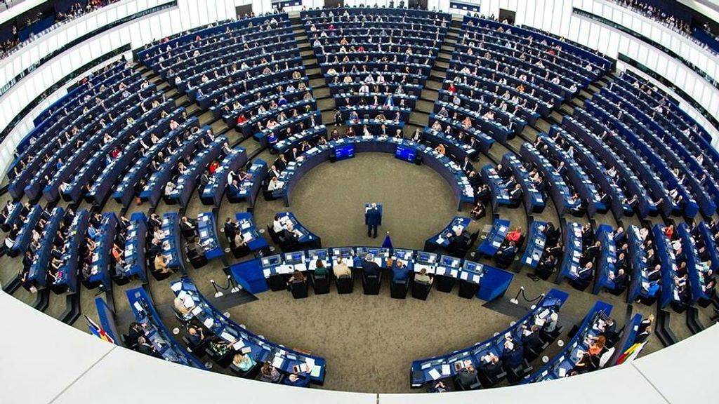 Vista cenital de un pleno del Parlamento Europeo