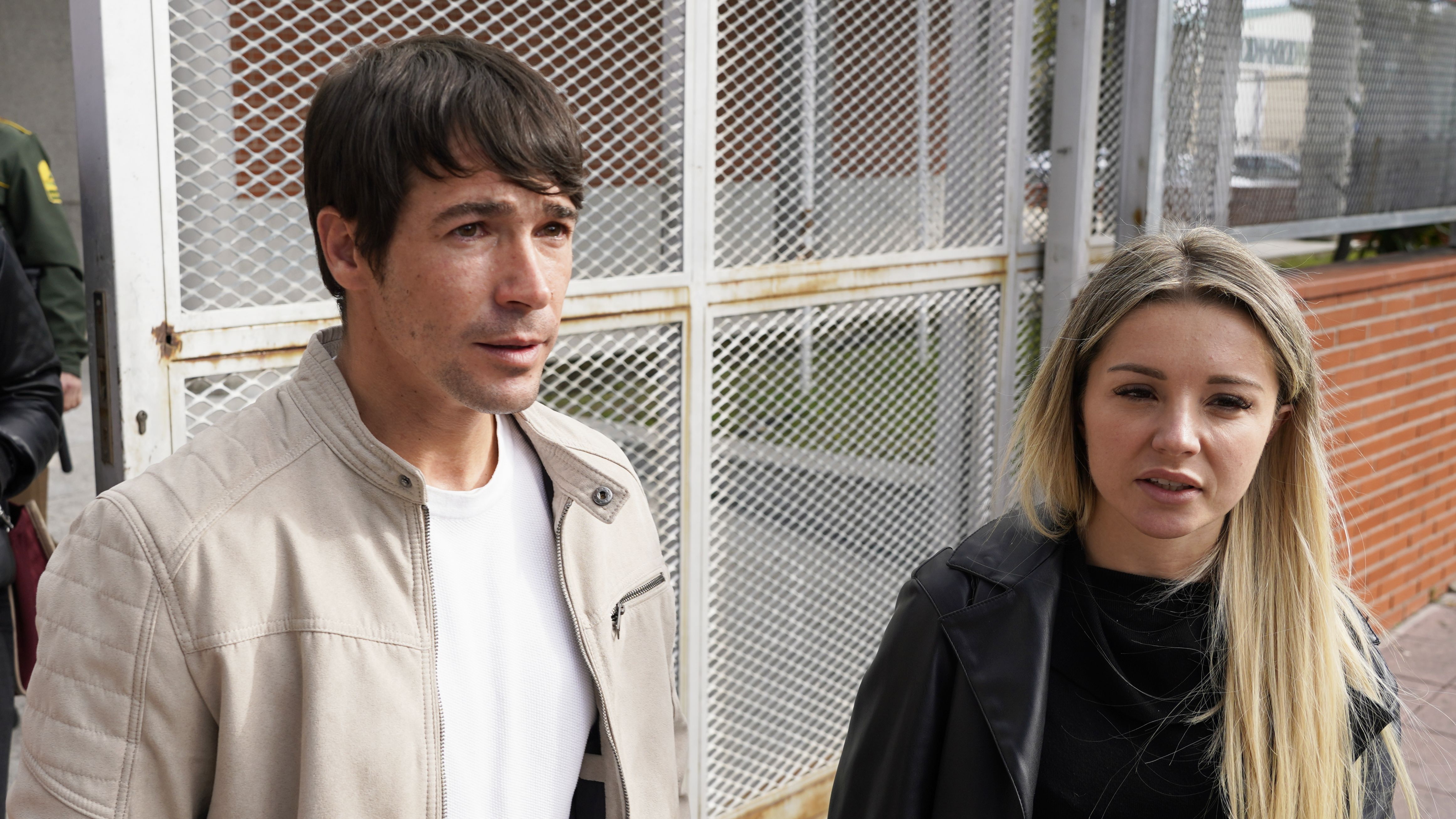 Juan José Ballesta sale del juzgado junto a su abogada, Beatriz Uriarte