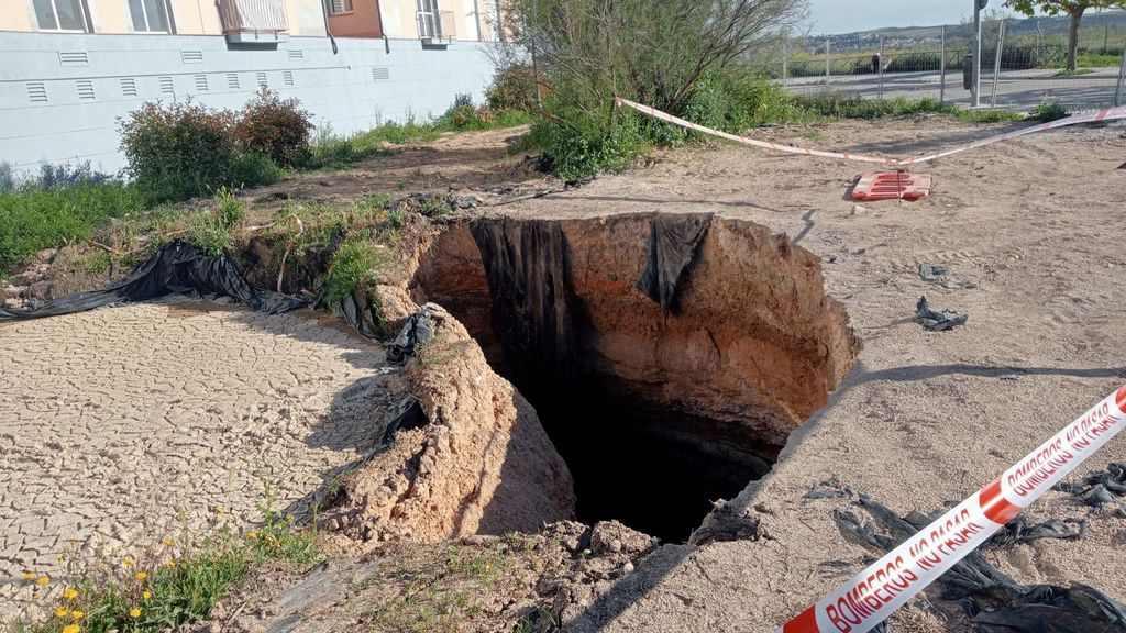 La embarazada desalojada por el socavón de Aranjuez, denuncia que la echan de su nueva casa con un bebé de tres meses