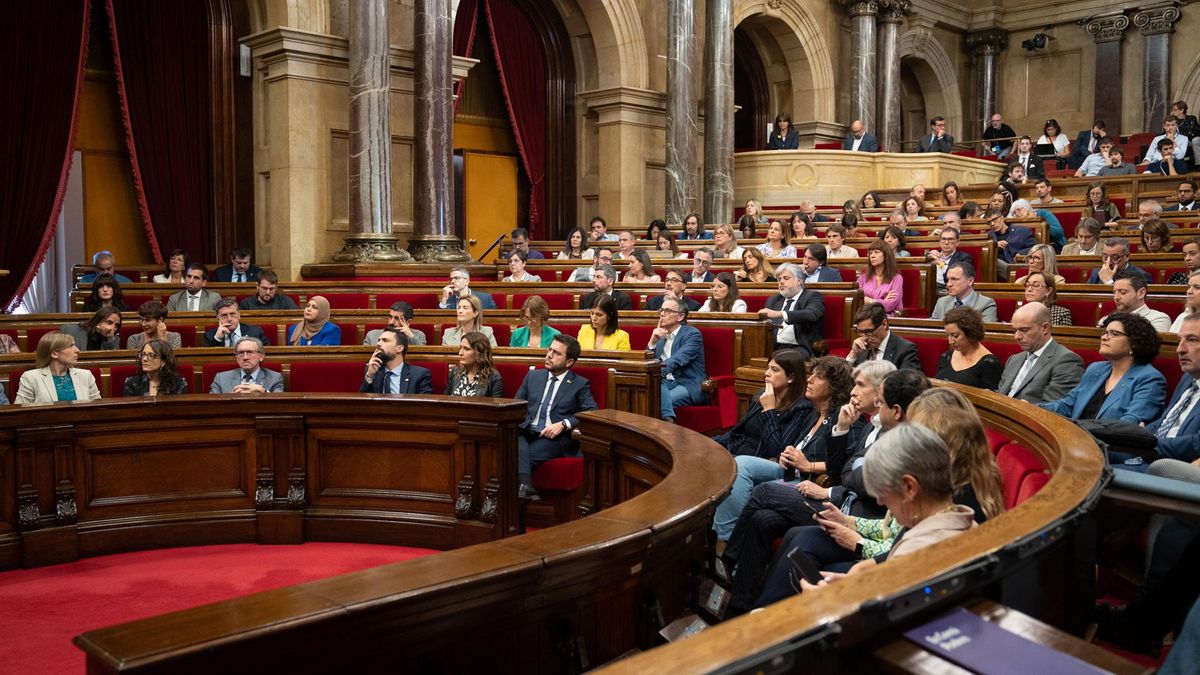 Archivo - Imagen de archivo del pleno del Parlament.