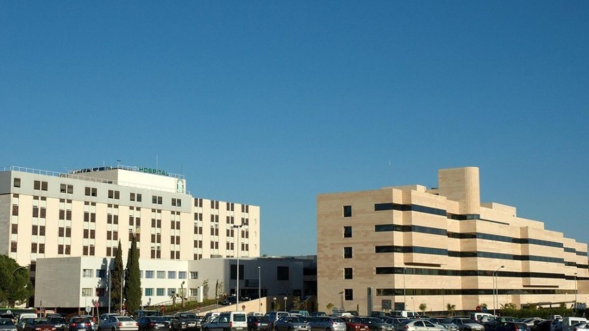 Archivo - Hospital Reina Sofía de la capital cordobesa, donde se encuentra ingresada la mujer herida por arma blanca.