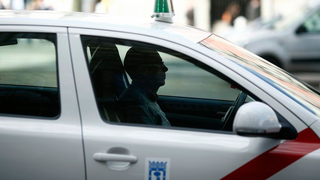 Archivo - Las tarifas de taxis se han encarecido en un 2,5% frente al año pasado, según Facua.