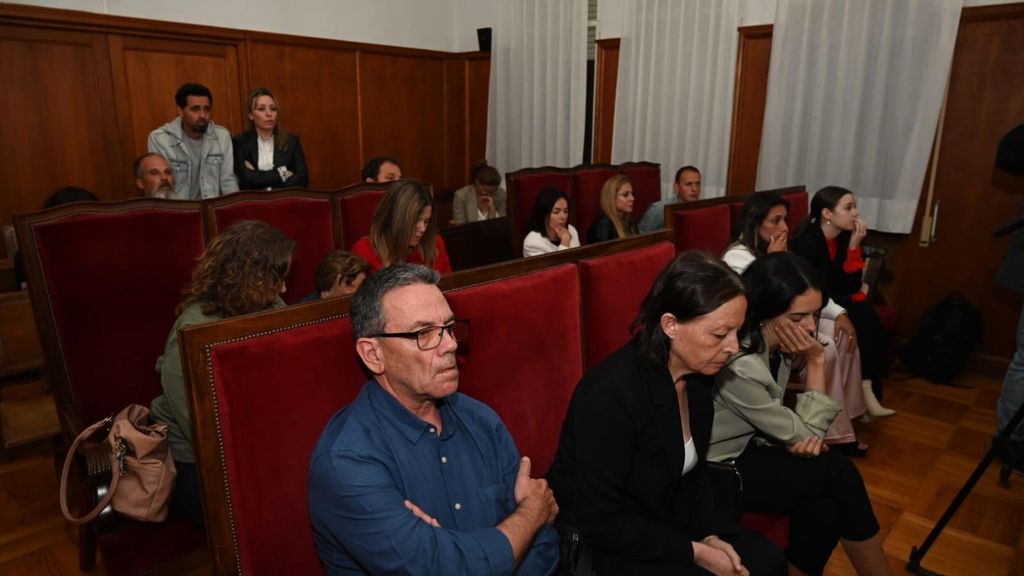 La familia de Manuela Chavero escucha el veredicto del jurado