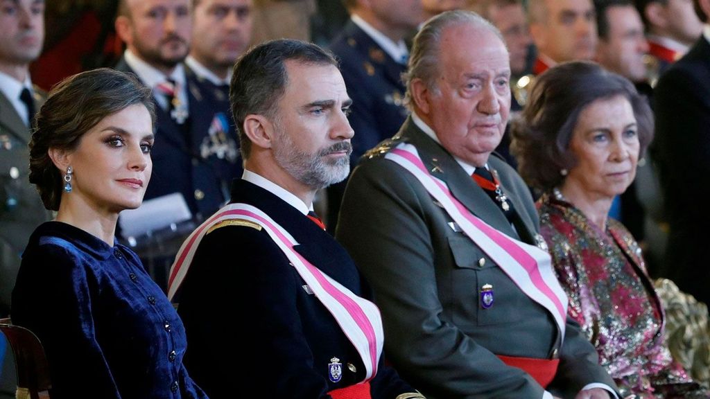 Exclusiva | El desconocido papel de la Reina Letizia en la abdicación del rey emérito: "Fue determinante" Fiesta 2024 Top Vídeos 170