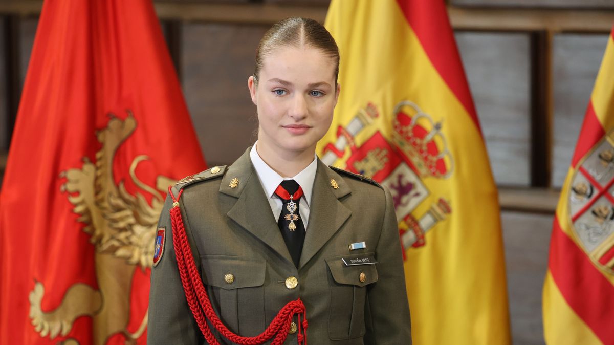 La Princesa Leonor durante el acto de entrega del título de Hija Adoptiva de la ciudad a la monarca, a 21 de mayo de 2024, en Zaragoza