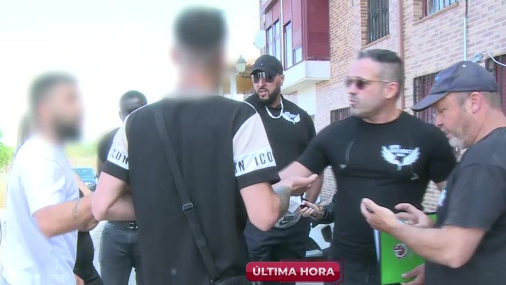 Los momentos de tensión durante un intento de desokupación a una familia conflictiva en Toledo