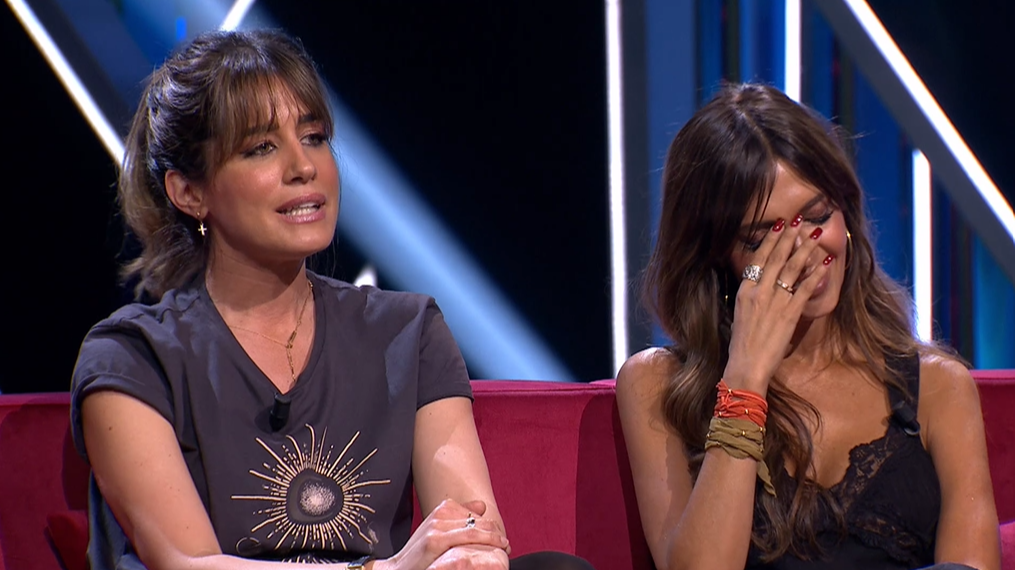 Una fiesta improvisada en Nápoles: Las mejores anécdotas de Isabel y Sara