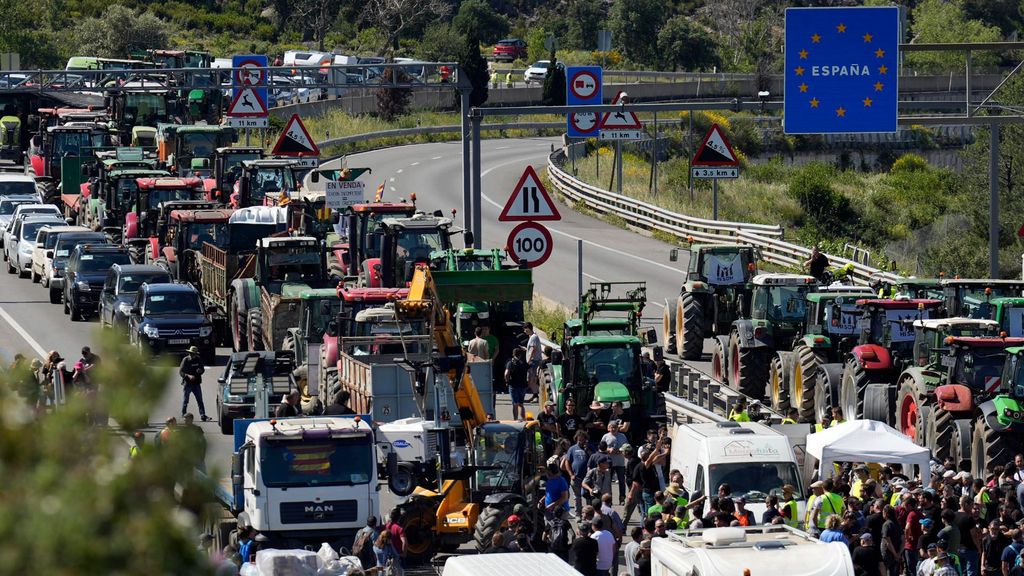 Cerrada al tráfico la autopista AP-7 en dirección a Francia por las protestas