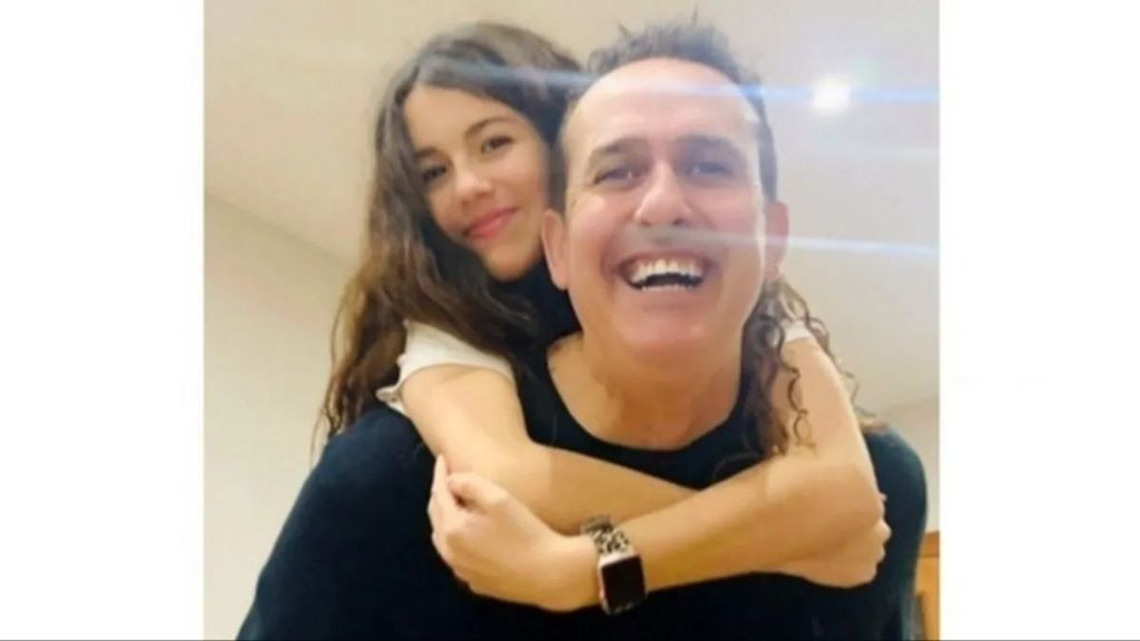 El padre de Kira López ha denunciado el mensaje que un compañero de la menor le envió tras su muerte