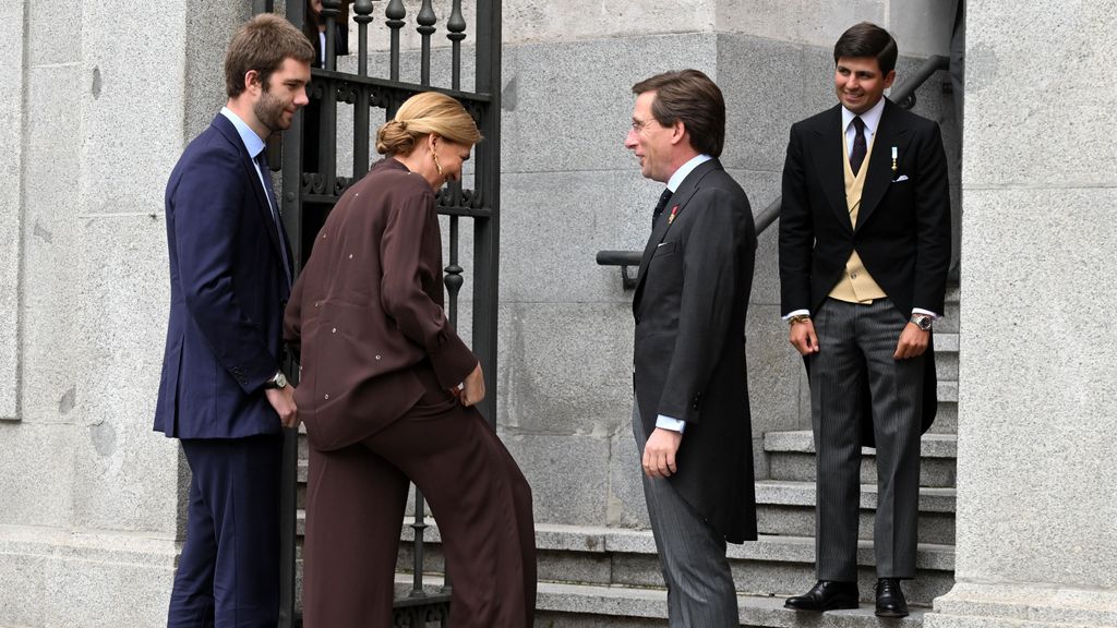 Juan Urdangarin, la infanta Cristina, José Luis Martínez-Almeida y Juan Urquijo, en la boda del alcalde de Madrid.