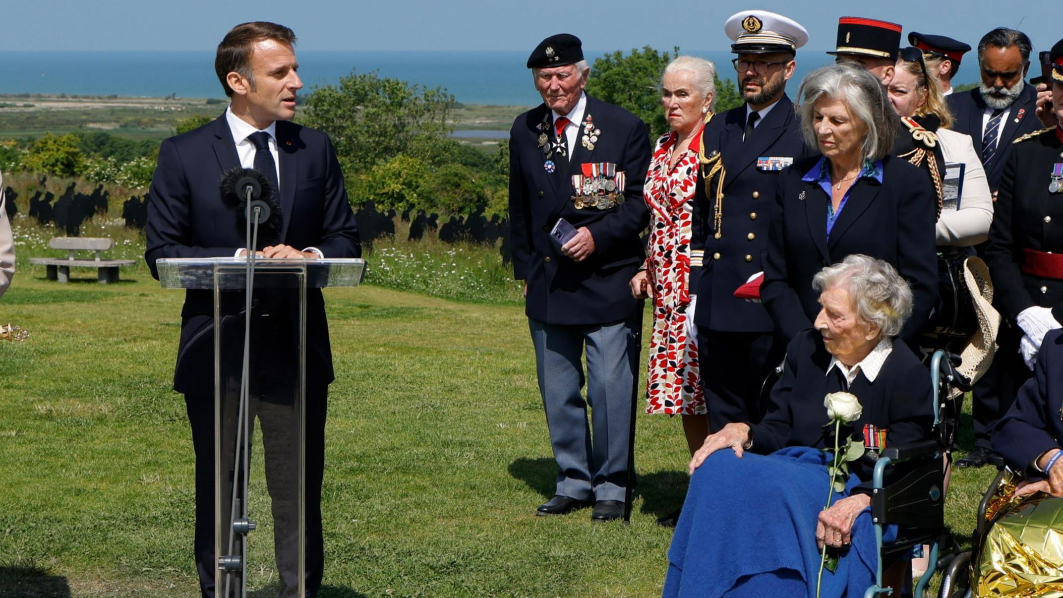 Christian Lamb, la veterana británica de 103 años galardonada por Emmanuel Macron por los mapas que diseñó para el Día D
