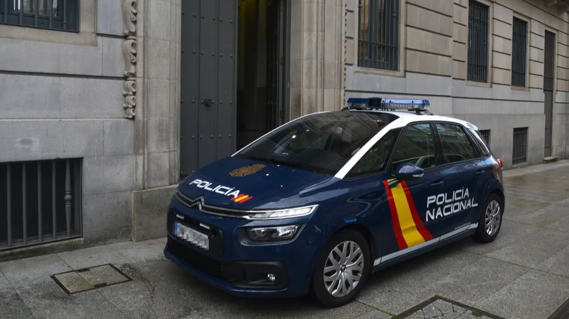 la policia nacional insto a la joven a llamar a su pareja para que regresara ya que habia huido con 5c2a