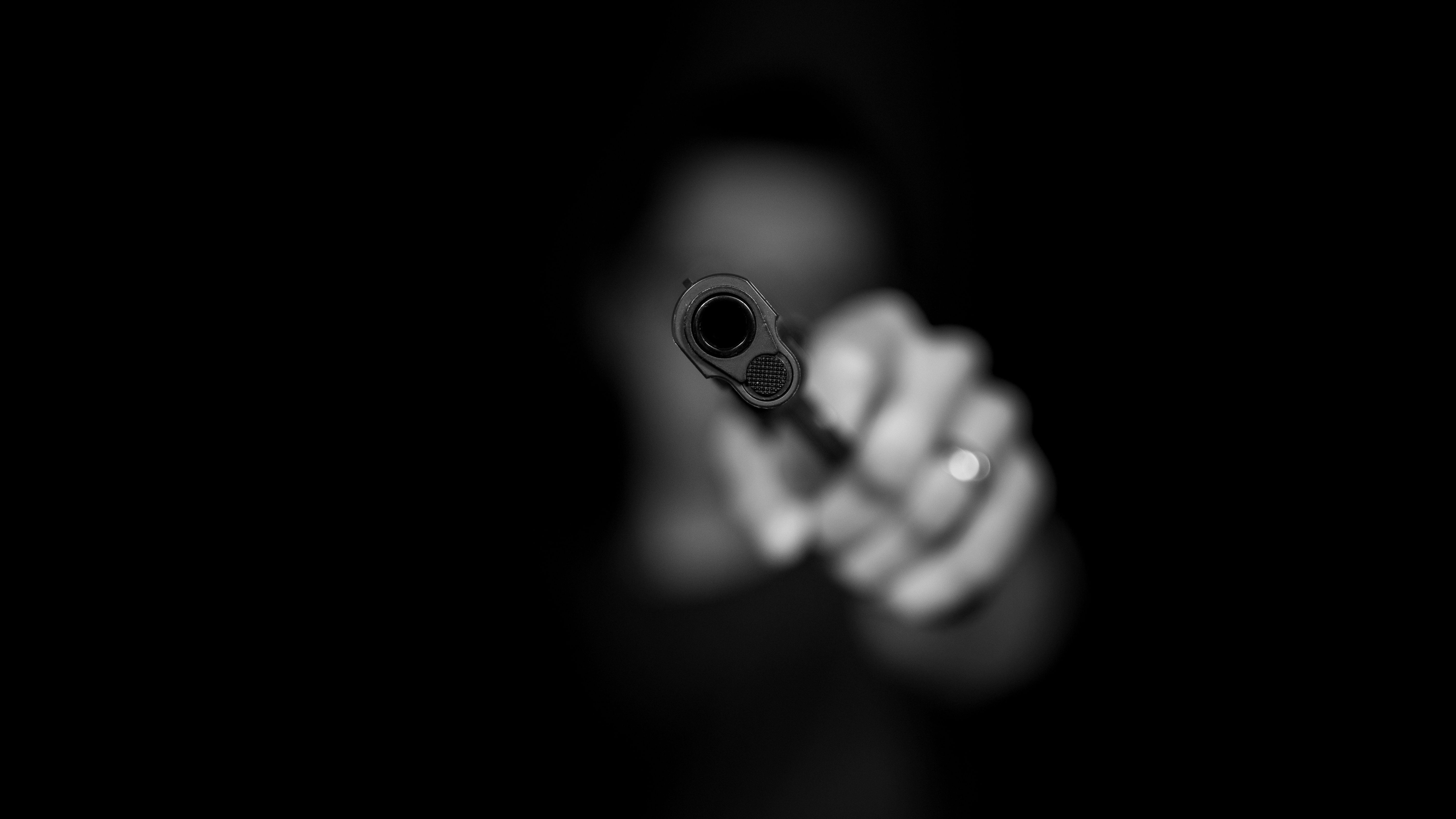 YouTube aplica nuevas restricciones de edad para el contenido relacionado con armas de fuego