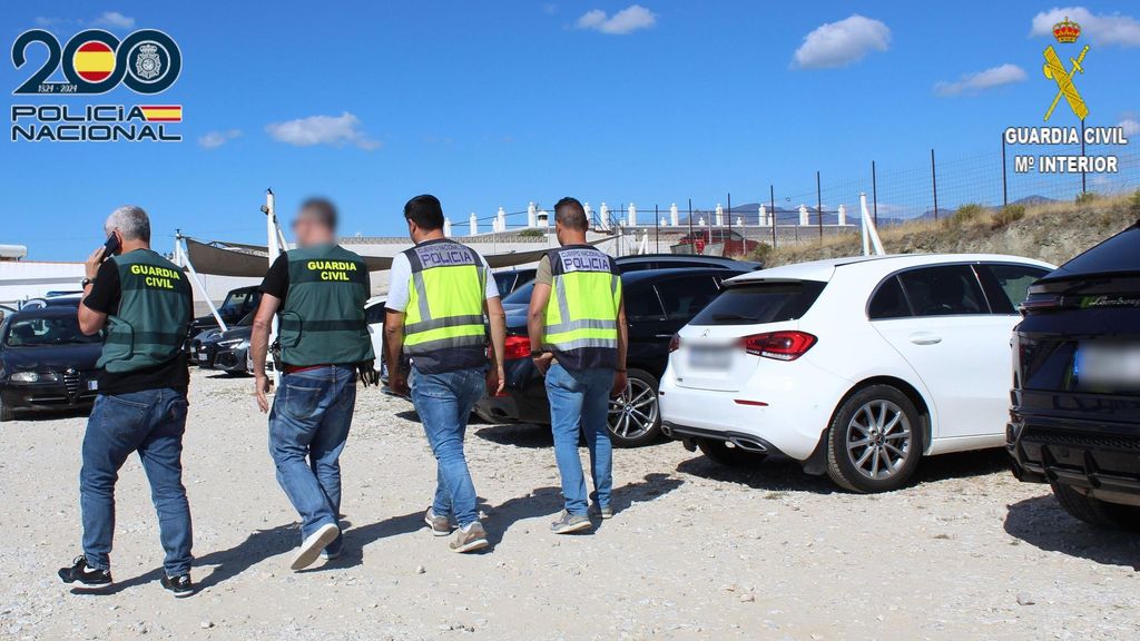 Roban coches a refugiados ucranianos en Alicante y Málaga y extorsionan a sus propietarios para recuperarlos