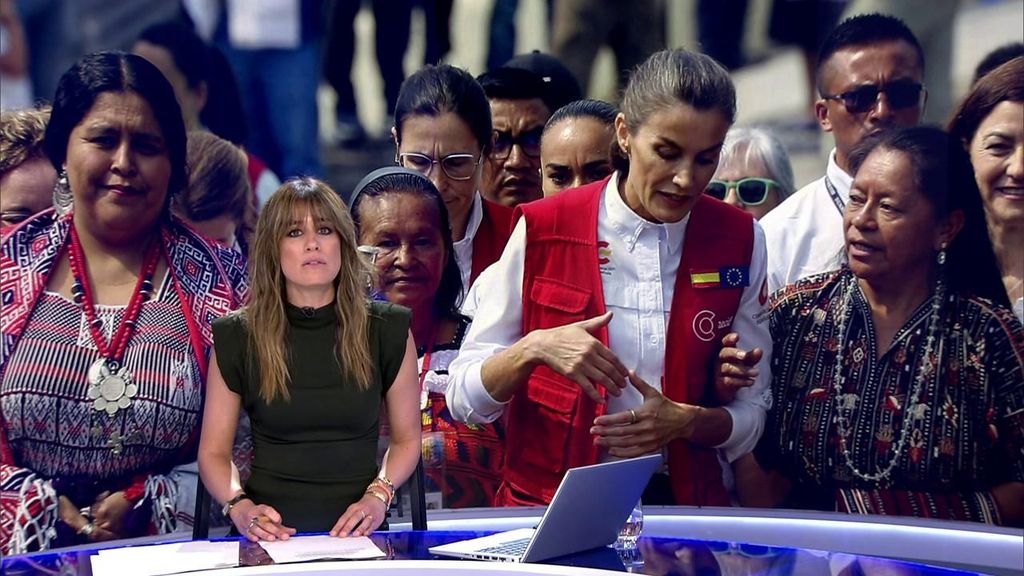 La reina Letizia visita un centro de apoyo a la mujer en Guatemala, donde se producen 150 agresiones al día