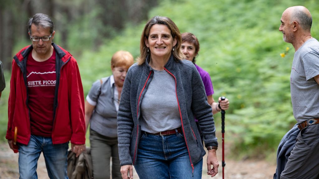 La candidata socialista a las elecciones europeas Teresa Ribera pasa la Jornada de reflexión en la Sierra de Madrid (Cercedilla)