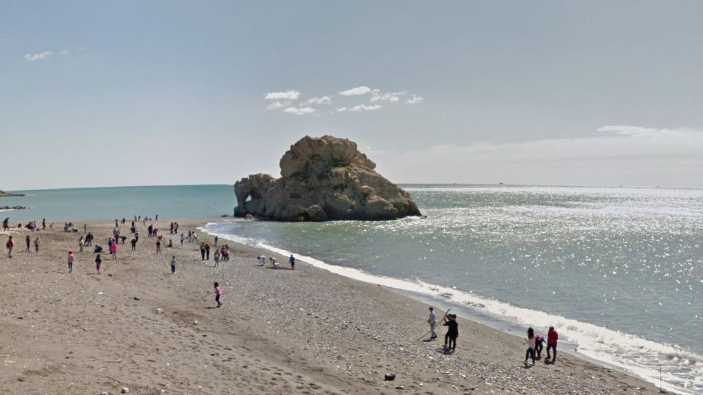 Playa Peñón del Cuervo en Málaga (2018)