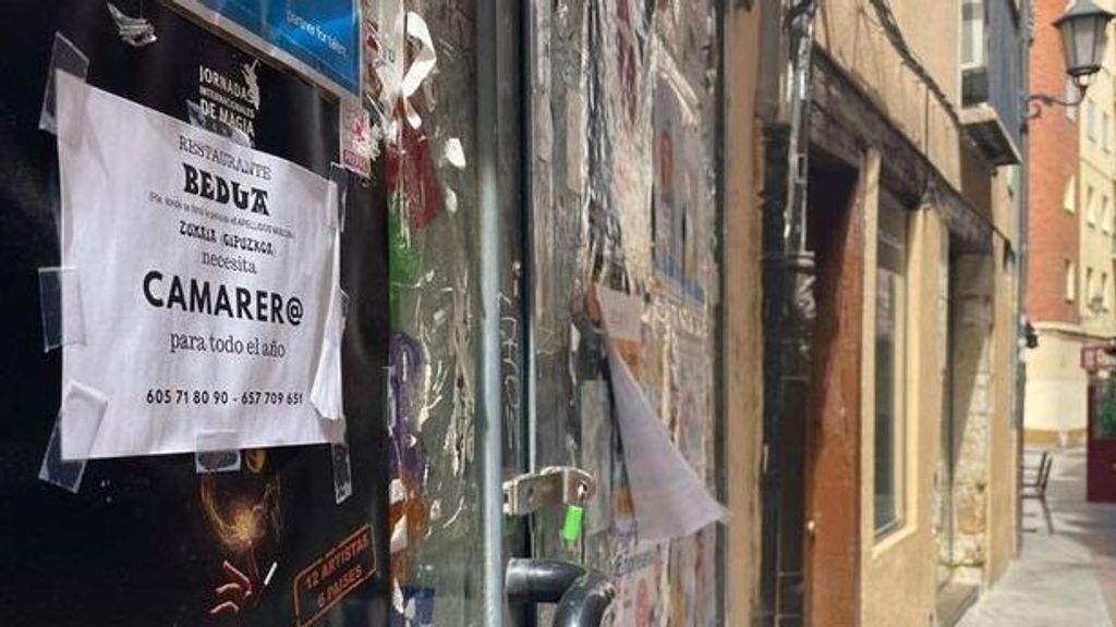 El cartel pegado en las calles de Zamora