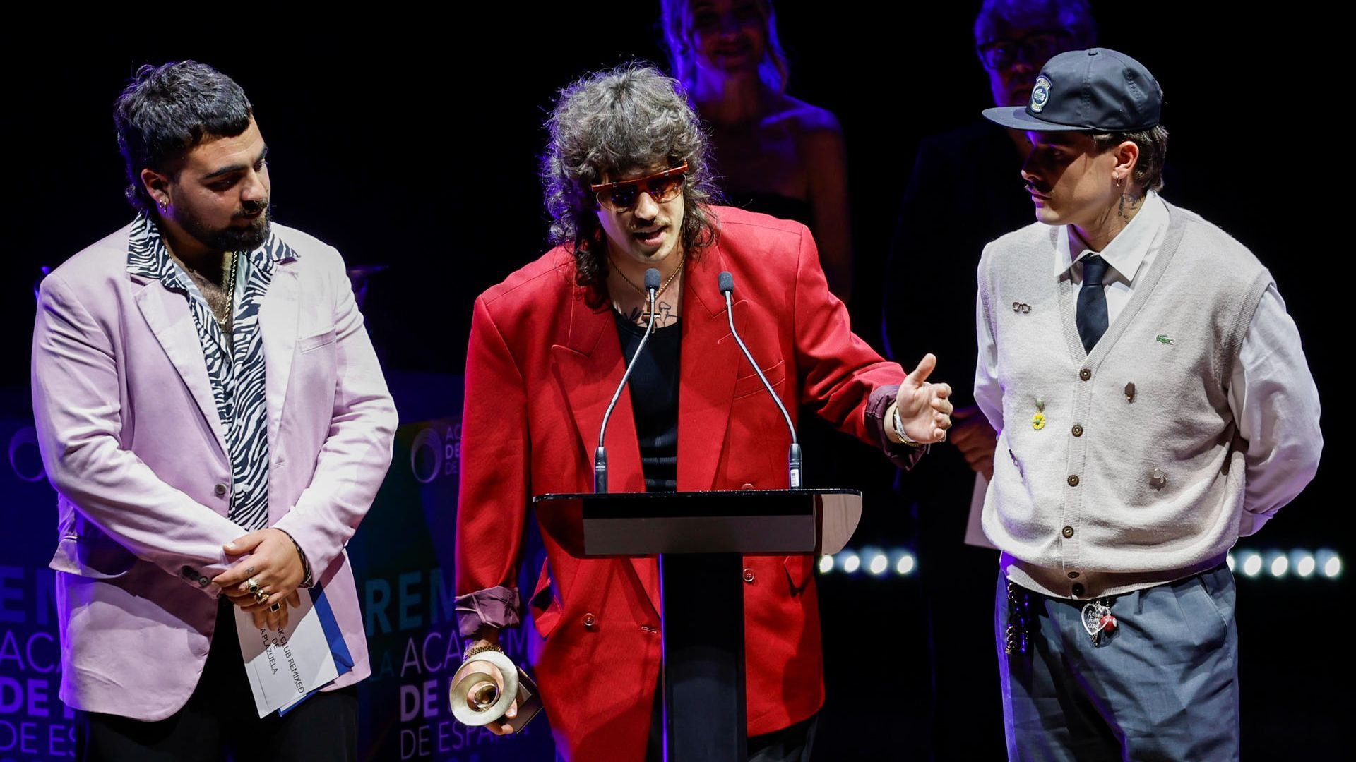 El grupo La Plazuela recibe el galardón a Mejor Álbum de Música Alternativa en los Premios de la Academia de la Música de España