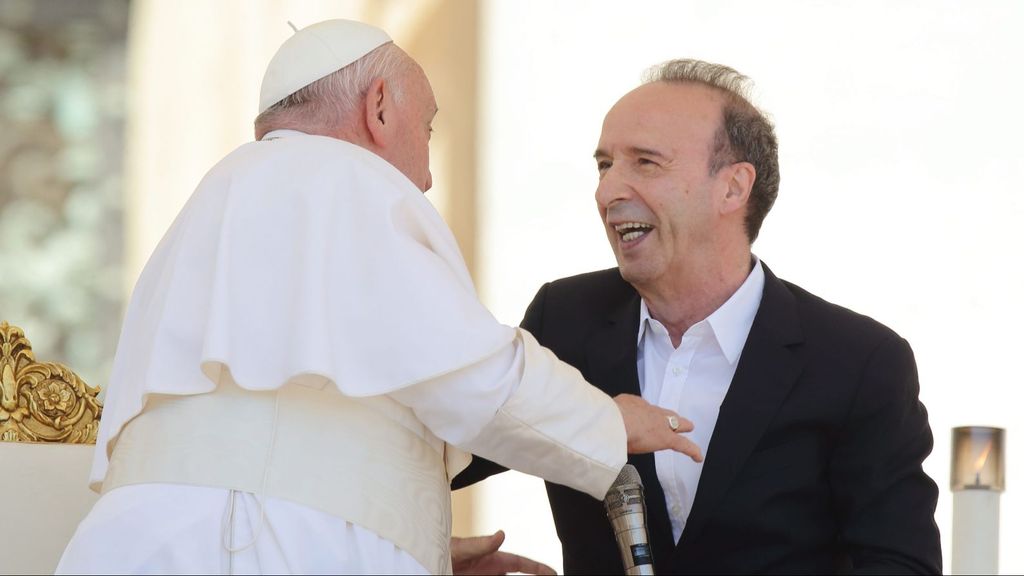 El Papa y Roberto Benigni