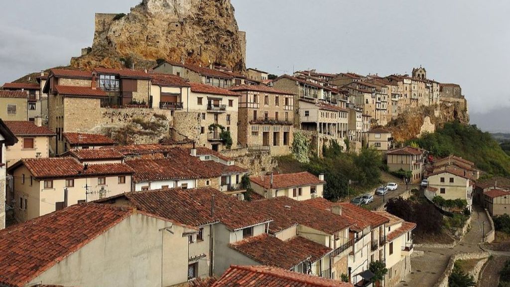 Frías, un pueblo de Burgos con menos de 300 habitantes.