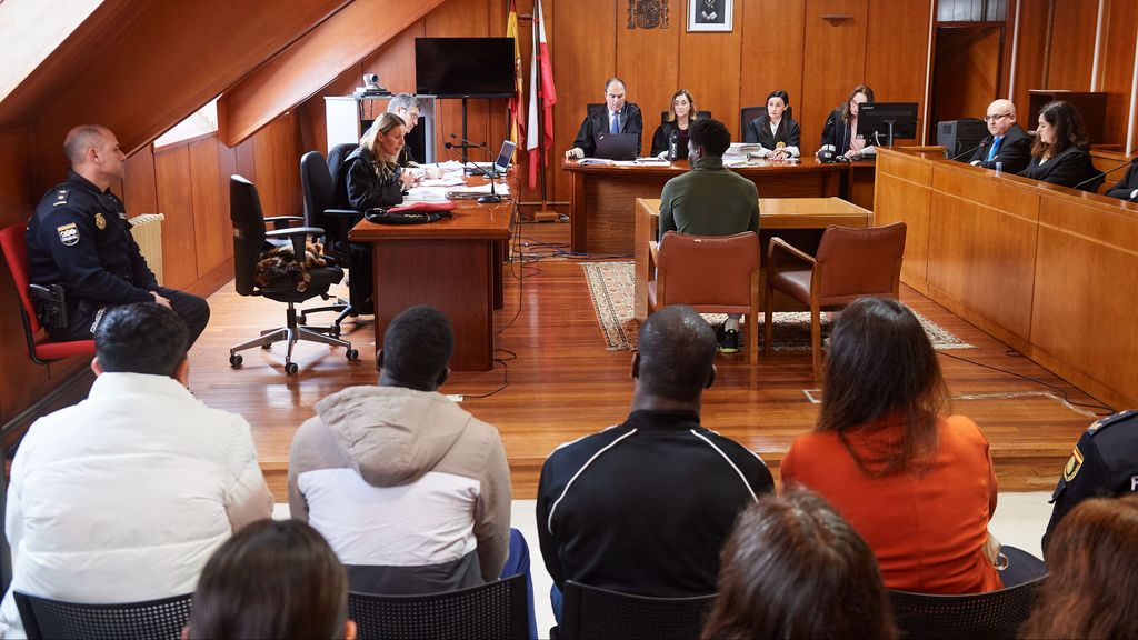 Los acusados durante un juicio por una violación grupal en Santander en 2022, en la Audiencia Provincial, a 19 de marzo de 2024, en Santander, Cantabria (España)