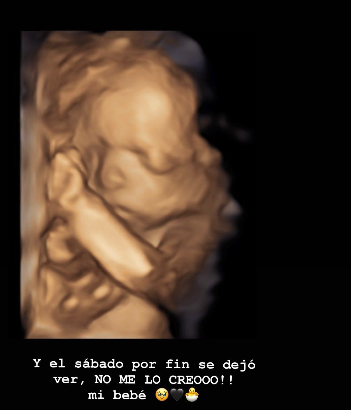 Marta Riumbau enseña la cara de su hija Julieta