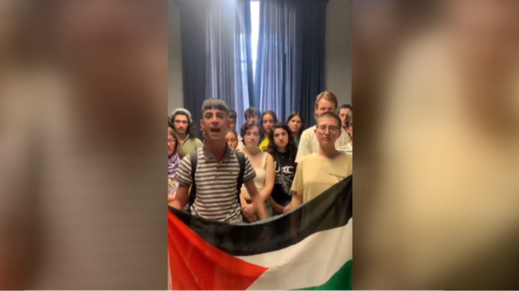 Las protestas propalestinas en la Universidad de Sevilla, reprimidas de forma violenta: hay un herido