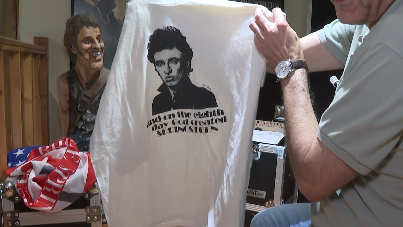 Un altillo en honor a Bruce Springsteen, el lugar de culto de un fan de 'The Boss'