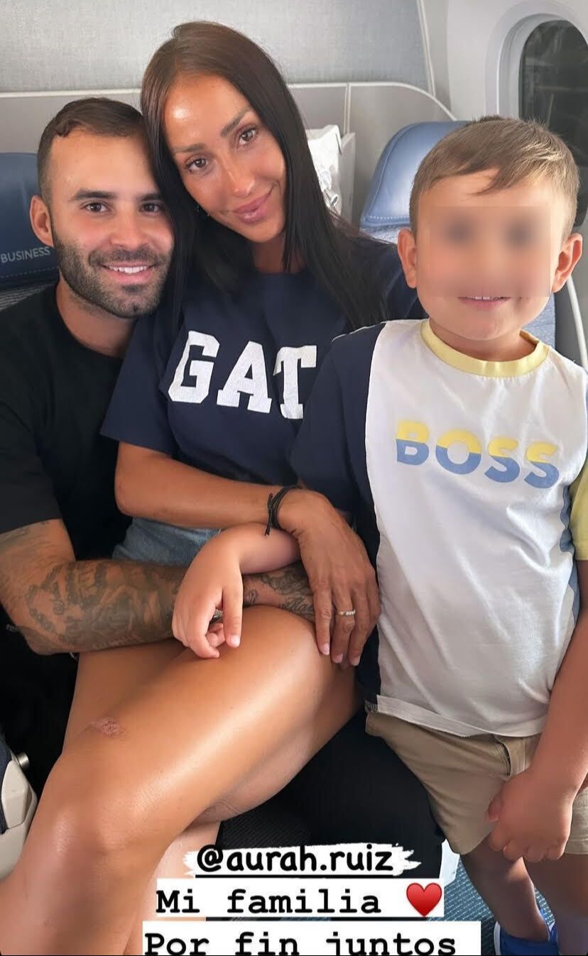 Aurah Ruiz junto a Jesé Rodríguez y su hijo Nyan