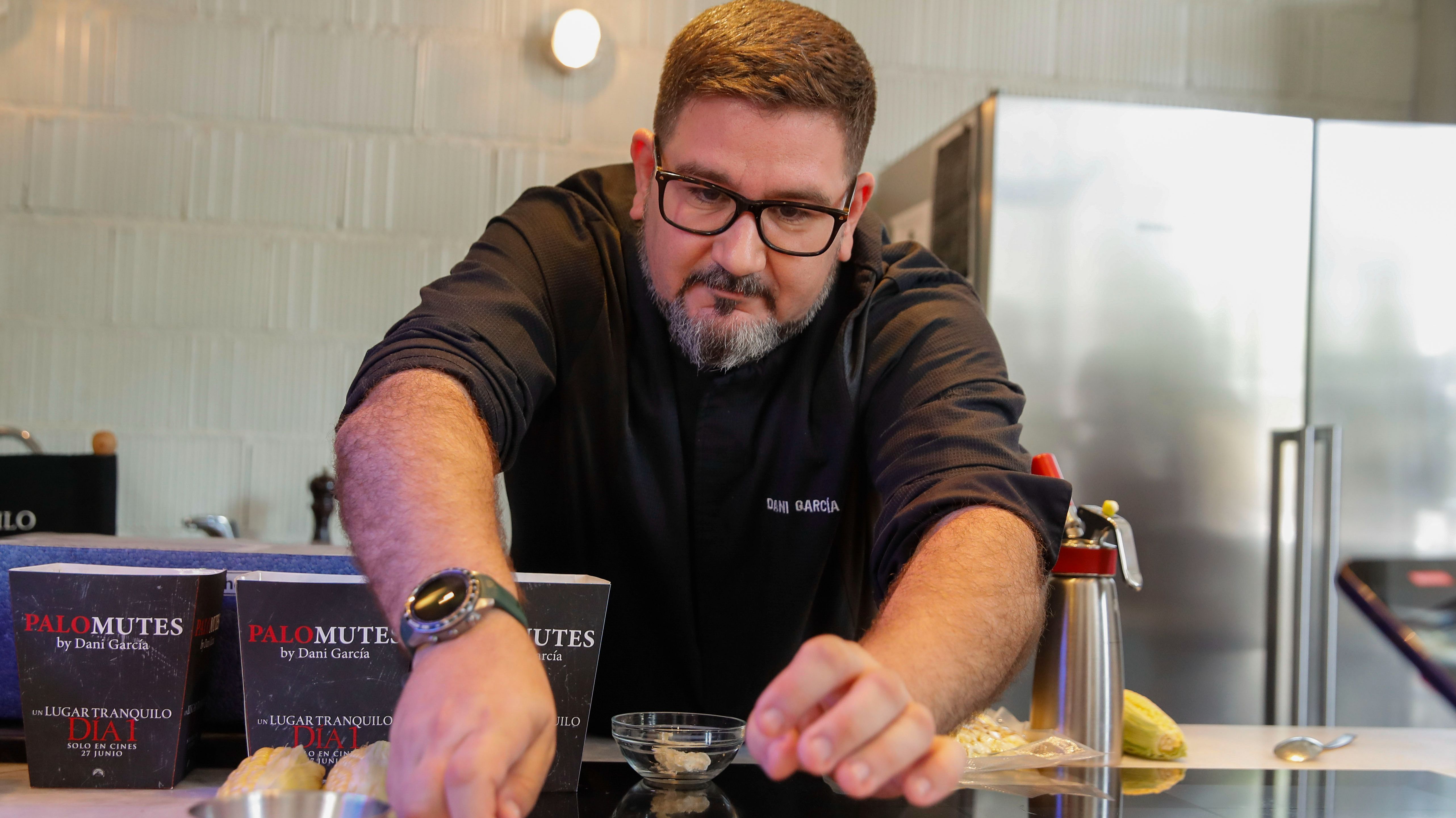 El cocinero Dani García crea las palomitas silenciosas, las 'palomutes'