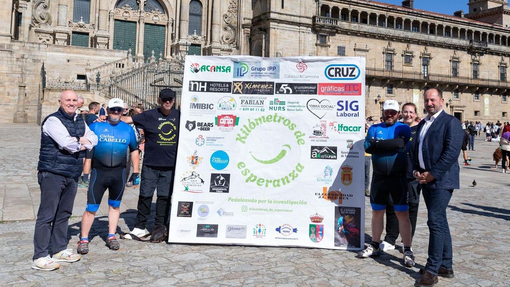 Este grupo de ciclistas ha hecho, por etapas, el Camino de Santiago en bicicleta