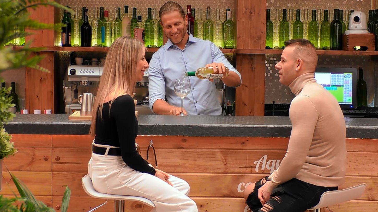 Iván y Cristina durante su cita en 'First Dates'