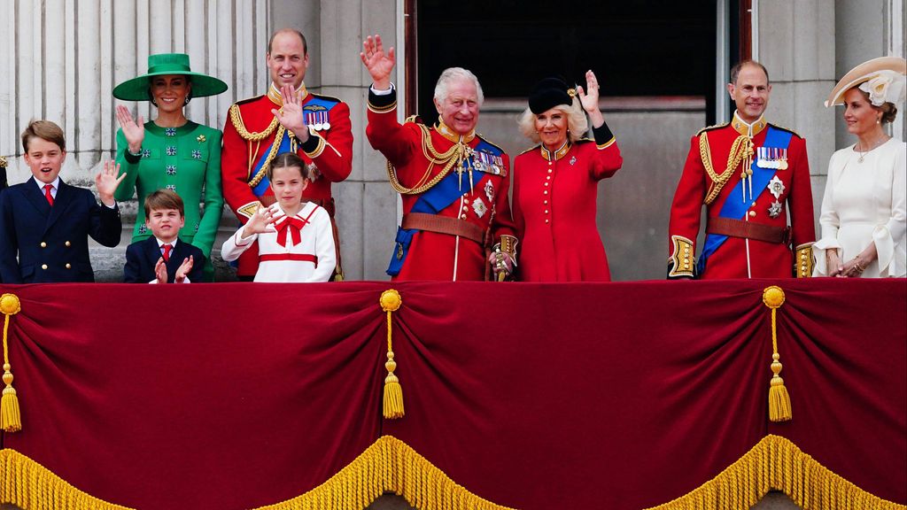 Los Windsor durante el desfile Trooping the Colour el año pasado en el balcón de Buckingham