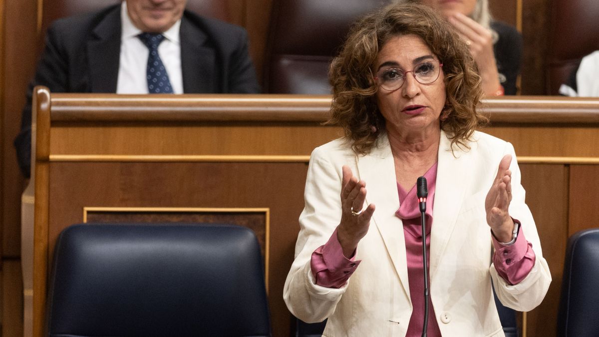 María Jesús Montero, vicepresidenta primera del Gobierno y ministra de Hacienda, en el Congreso de los Diputados