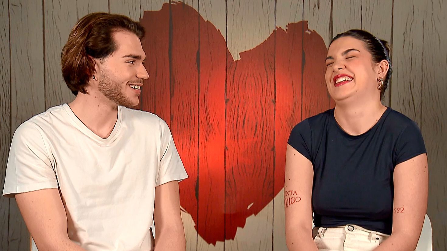 Miguel y Candela durante su cita en 'First Dates'