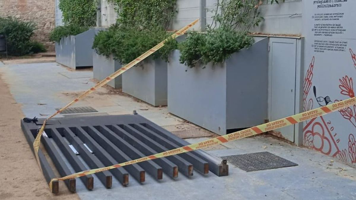 Dos niñas, heridas en un parque de Barcelona tras desplomarse sobre ellas una puerta