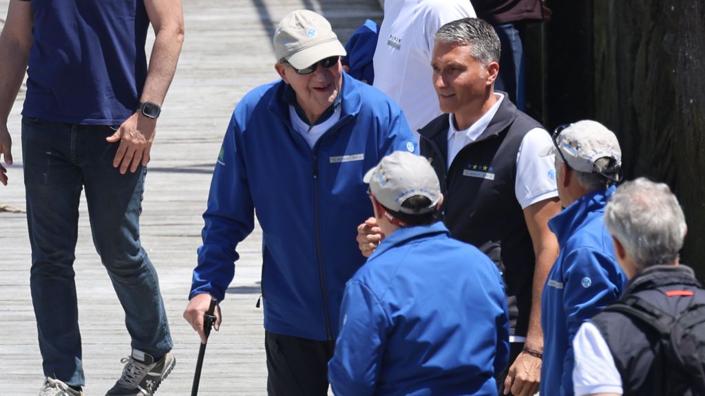 El emérito Juan Carlos a su llegada al Club Náutico.