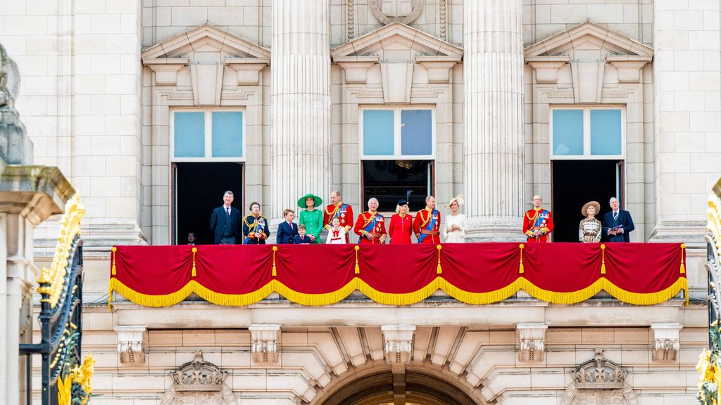 Los Windsor, en el Trooping The Colour de 2023, en el balcón de Buckingham.